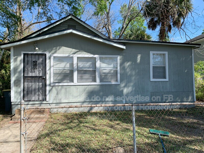 Apply Now!!! 1949 W 45th St property image