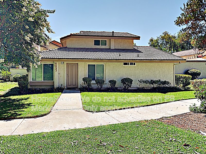 Oak Park Location | Near Hiking Trails | Community Pool property image