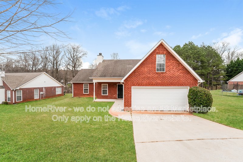 Available Now! Amazing 3 bed 2 bath home! property image