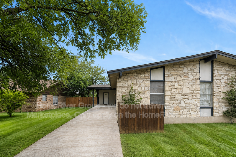 3 BR Duplex | Gas Cooktop | Fenced Yard | property image