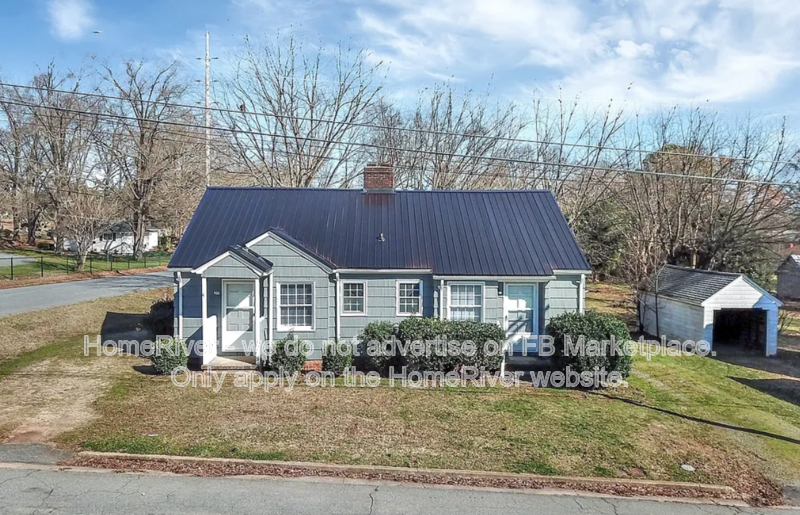 1BR CONCORD HOME | PRIVA TE DRIVEWAY property image