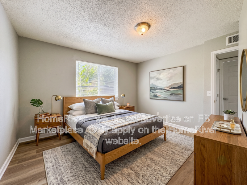 FREE RENT $1200 OFF | EXPANSIVE BALCONY | TOP FLOOR CONDO property image