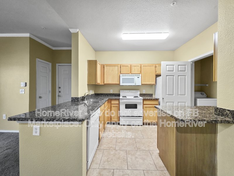 Pet-friendly! 5401 E VAN BUREN ST UNIT 3008 property image
