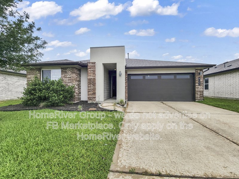 Pet Friendly! | Fenced Yard | Fridge included property image