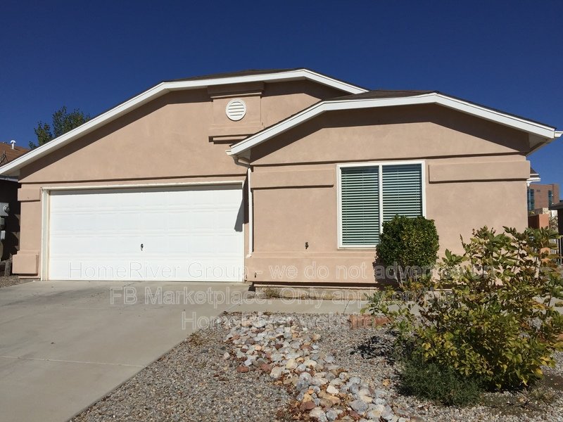 Spacious &amp;amp; Modern 3 Bed, 2 Bath Home with Comfortable Living Spaces property image
