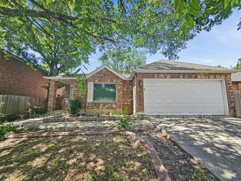 Pet Friendly | Fenced Yard |  Fridge Included property image