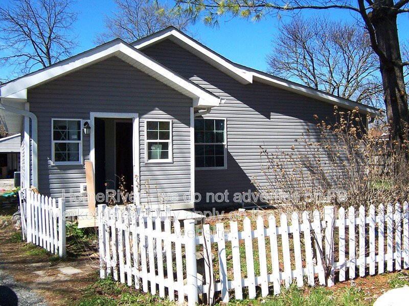 Pet-Friendly 3BR Home! 312 Woodrow Ave Indianapolis IN 46241 property image