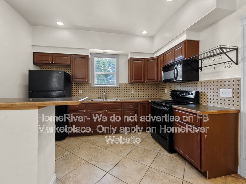 Cozy 1BR Cottage | Charming | Large Porch property image