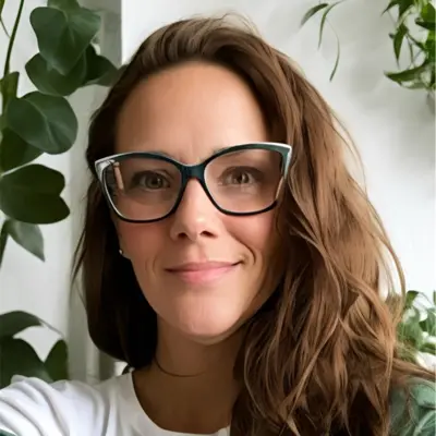 Photo of Kellie Larson